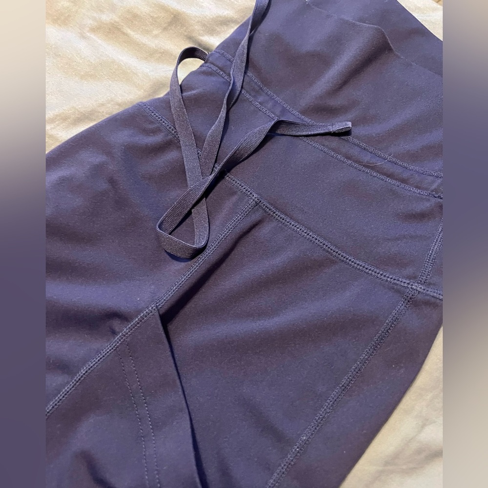Fabletics Navy Sleek Knit Drawstring Joggers (Euc) - image 1